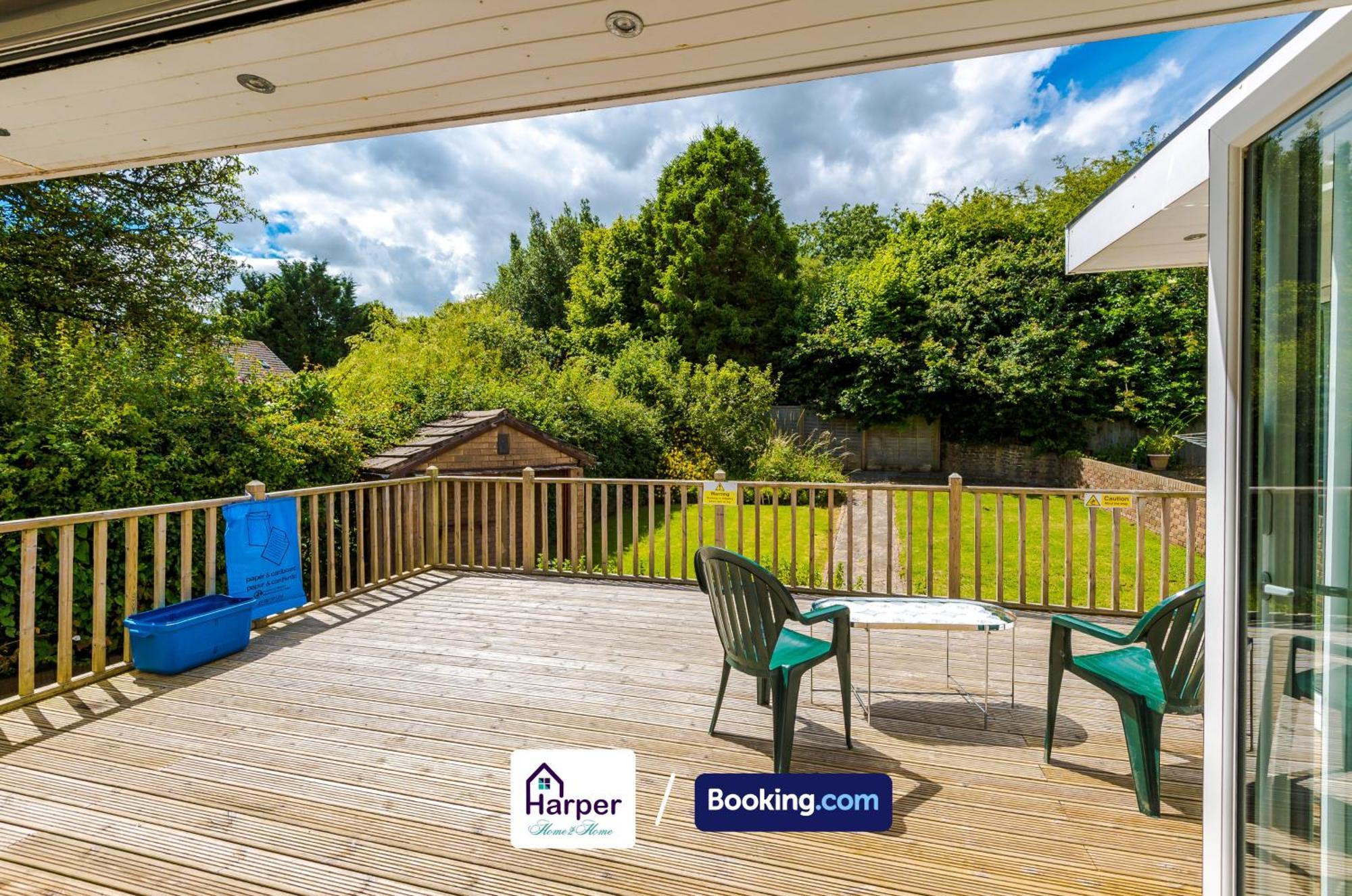 Spacious Detached Bungalow By Harperletting Short Lets & Serviced Accommodation Buckely With Pool Table & Driveway Buckley Экстерьер фото