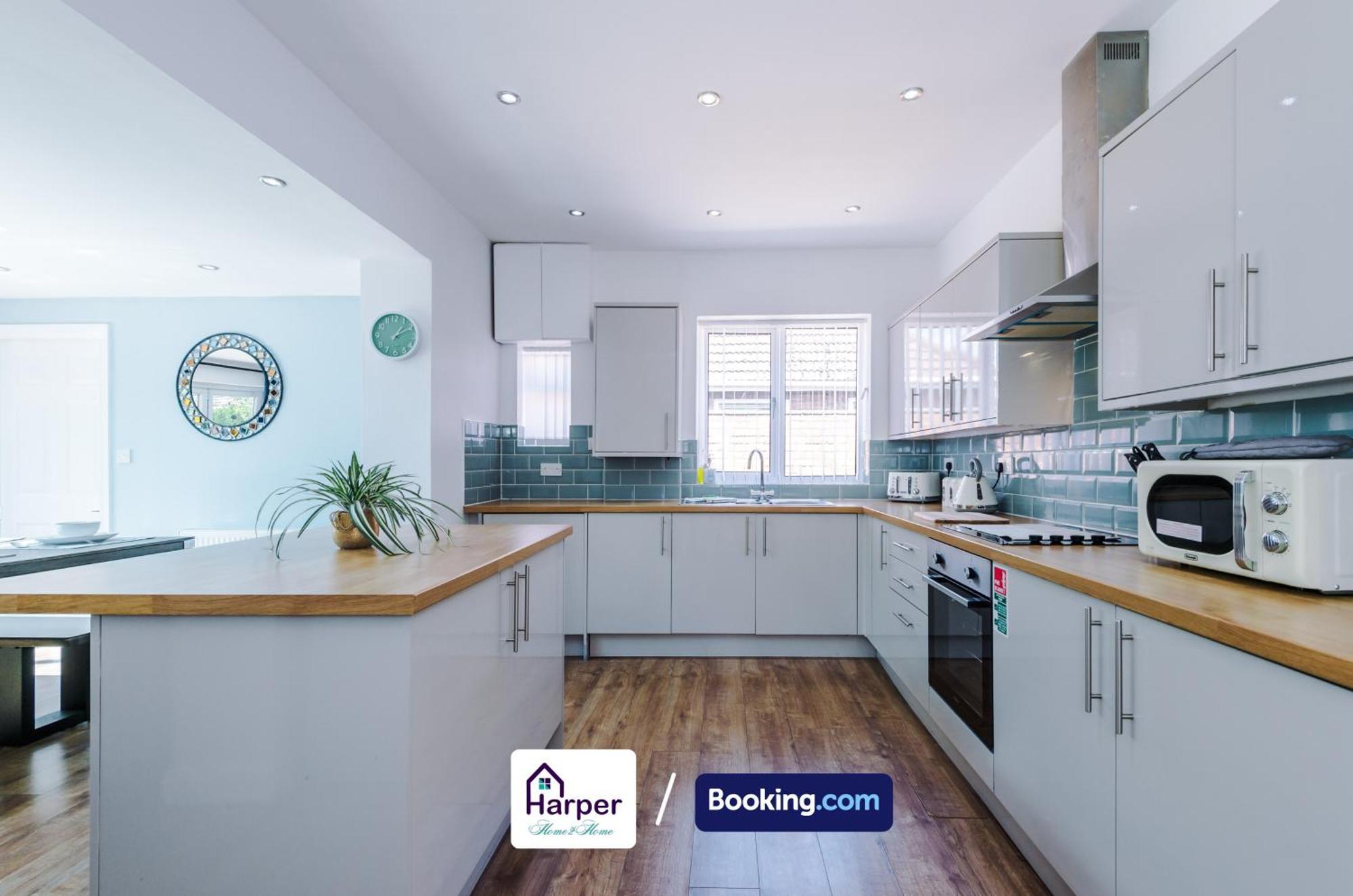 Spacious Detached Bungalow By Harperletting Short Lets & Serviced Accommodation Buckely With Pool Table & Driveway Buckley Экстерьер фото